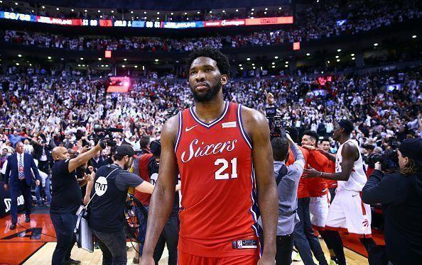  恩比德统治攻防两端76人轻取魔术