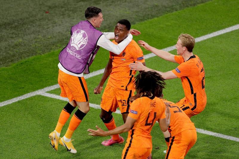  博洛尼亚青春风暴，小将发威掀翻豪门  