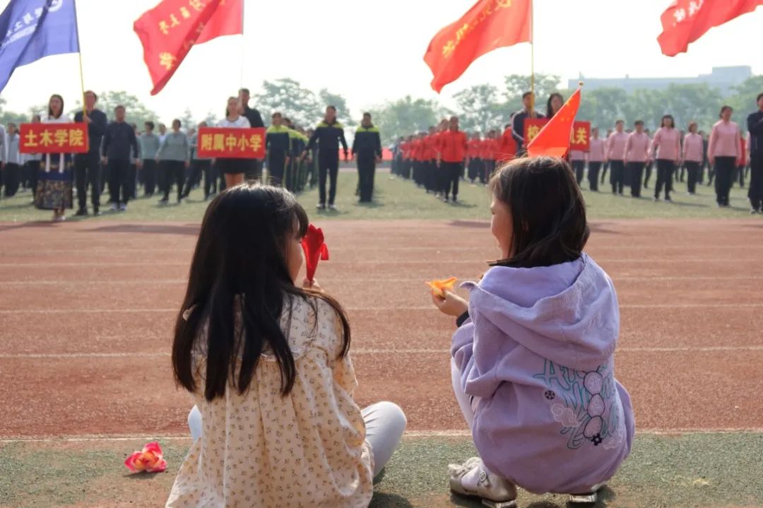  篮球少年逐梦之路充满挑战