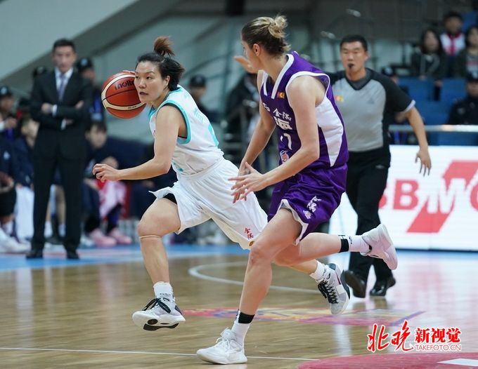  上海男篮外援发威，客场力克北京首钢队