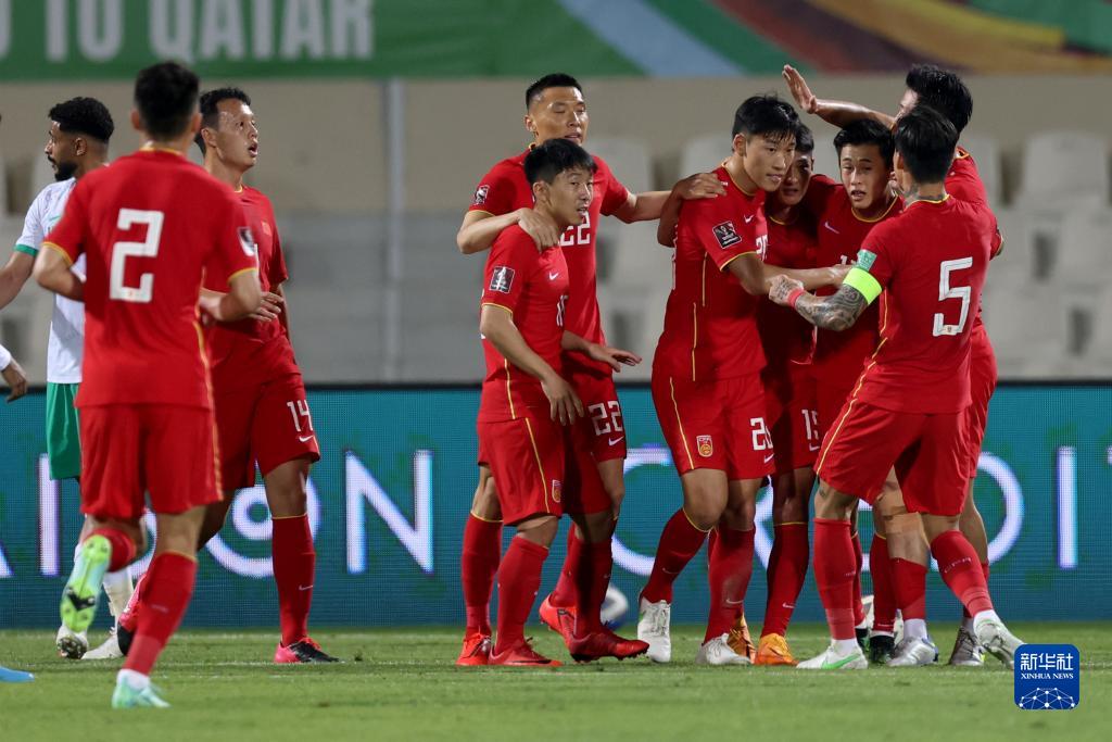  世界杯预选赛，国足力克亚洲劲旅