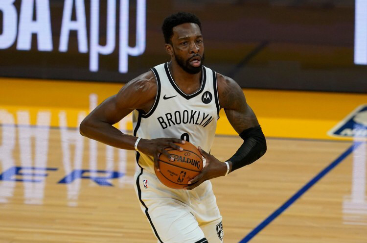  主场优势尽显，球迷助威声震四方