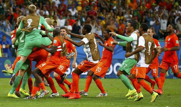  门将神勇扑救保清白，零封对手成就经典战役